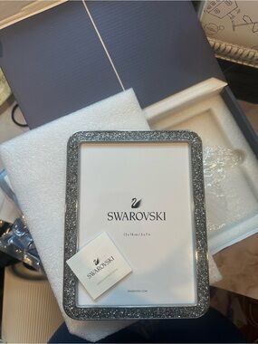 NEW never used Authentic Swarovski Silver Crystal Sparkle 5x7 Photo Frame